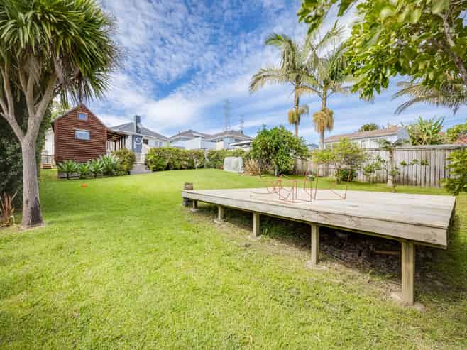 16 Paton Avenue, Te Atatu South