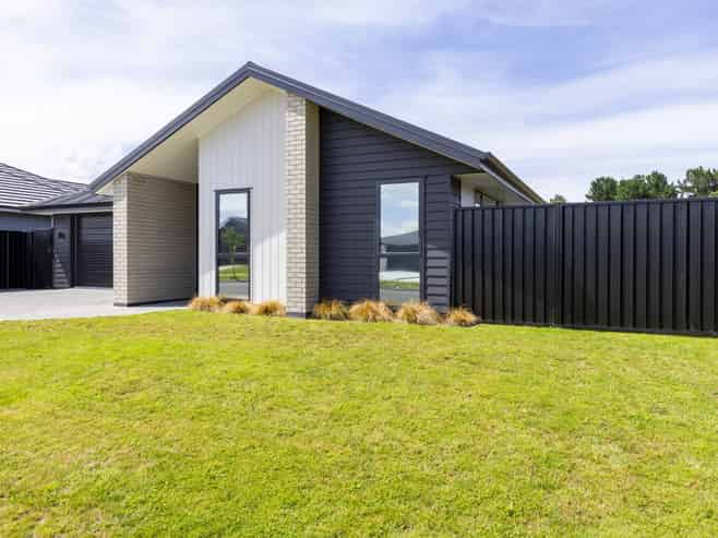 130 Harakeke Drive, Wharewaka