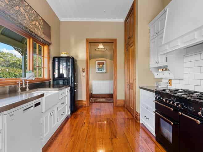 137 Egmont Road, Hillsborough