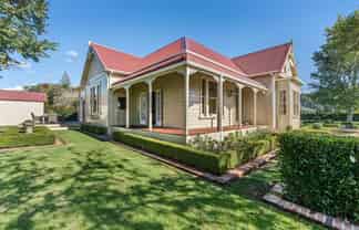 137 Egmont Road, Hillsborough