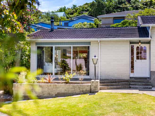 5 Atherstone Lane, Belmont