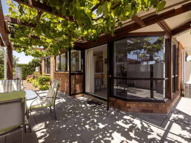 16 Pacific View Road, Papamoa