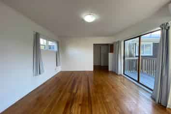 10 Locke Avenue, Mount Roskill