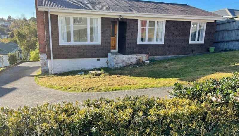 10 Locke Avenue, Mount Roskill