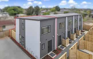 6/30 Bowater Place, Manurewa