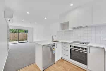 6/30 Bowater Place, Manurewa