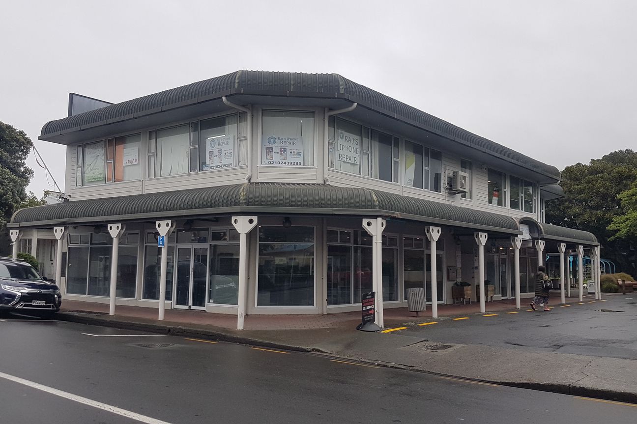Exceptional Ground Floor Offices. SOLE AGENT – pohled 2