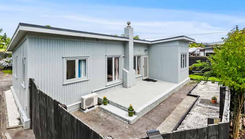 2/176 Henderson Valley Road, Henderson Valley