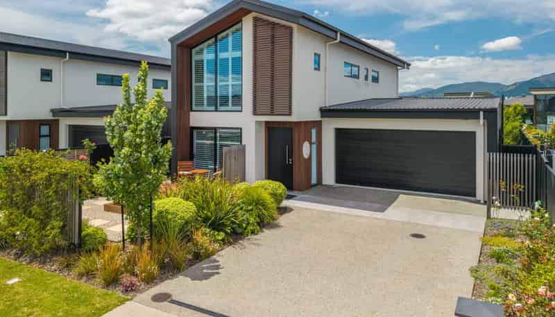 53 Summersfield Boulevard, Richmond