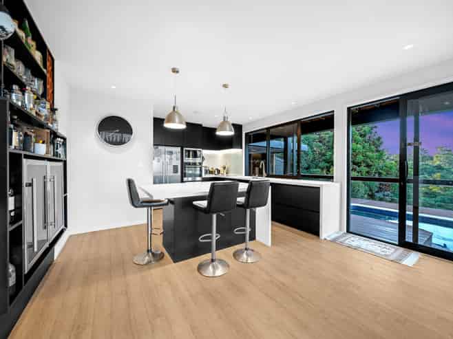 8 Aberdeen Road, Campbells Bay