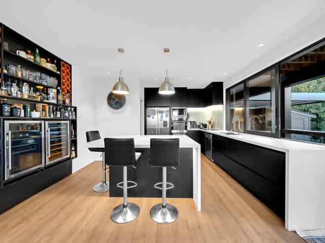 8 Aberdeen Road, Campbells Bay