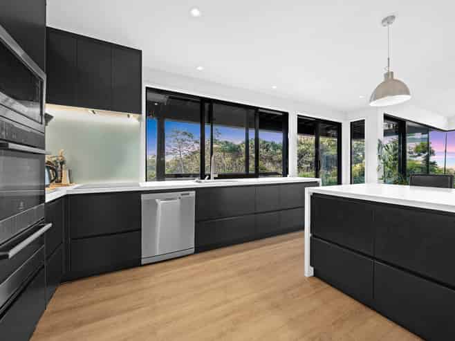 8 Aberdeen Road, Campbells Bay