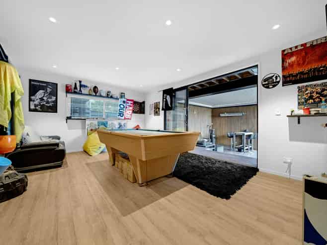 8 Aberdeen Road, Campbells Bay