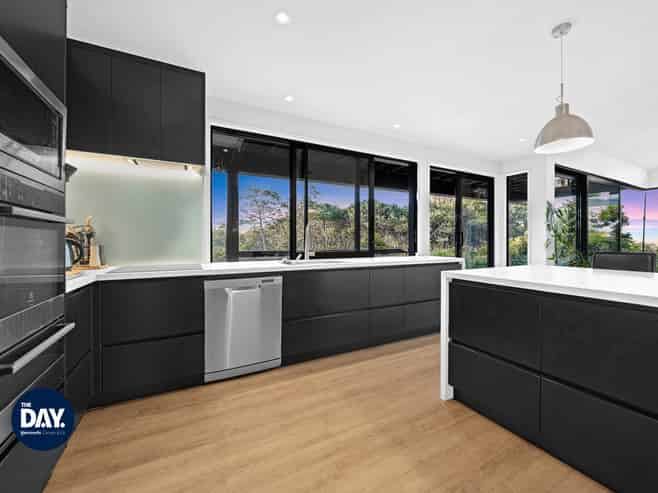 8 Aberdeen Road, Campbells Bay