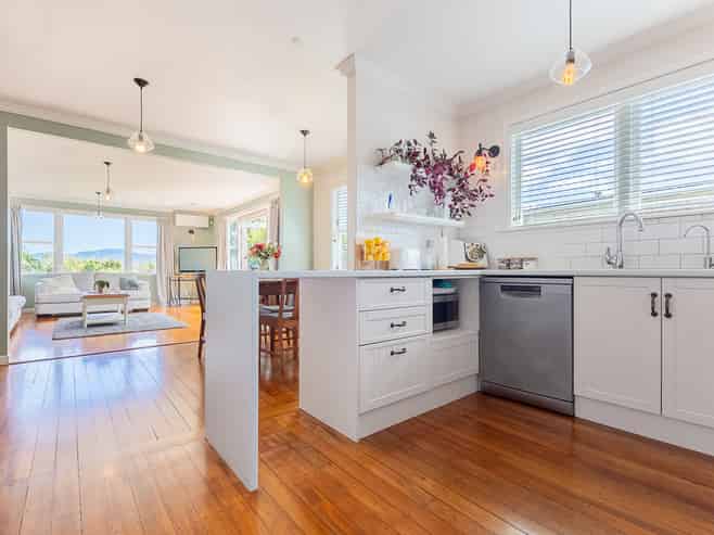 27 Aorangi Road, Paraparaumu