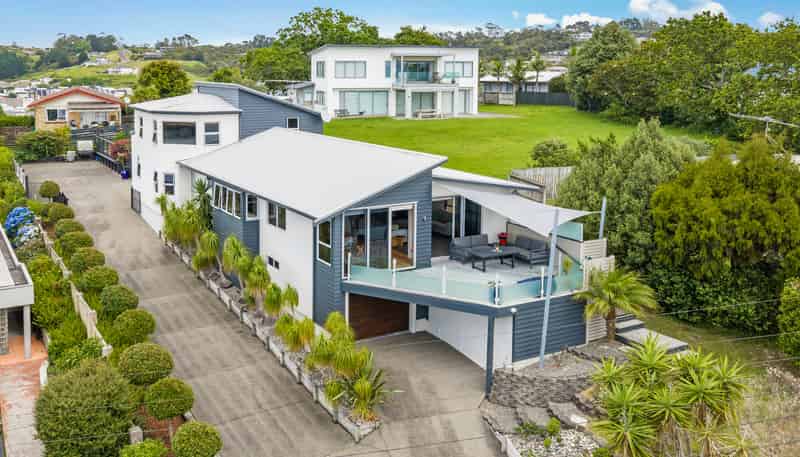 33 Totara Road, Stanmore Bay