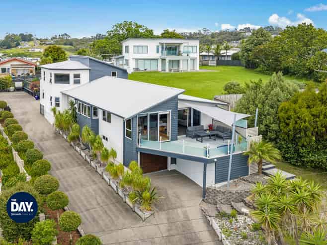 33 Totara Road, Stanmore Bay