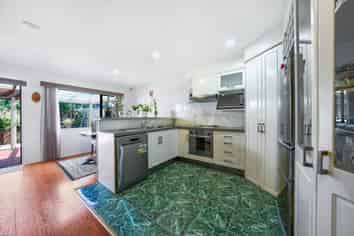8/427 Albany Highway, Albany