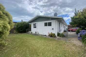 A/4 Sadlier Street, Stoke