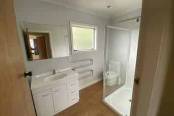 A/4 Sadlier Street, Stoke