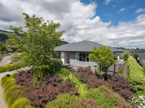 6 Langdale Drive, Richmond