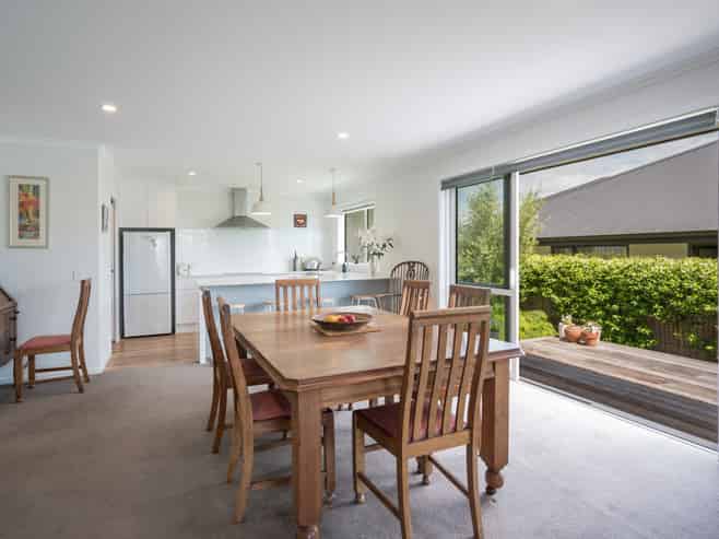 6 Langdale Drive, Richmond