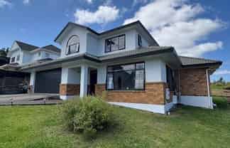 14 Highgrove Lane, Totara Vale