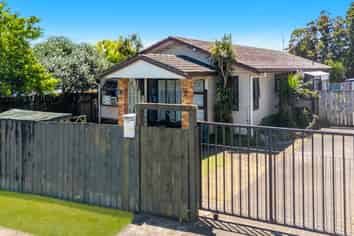 49  Yates Road, Mangere East