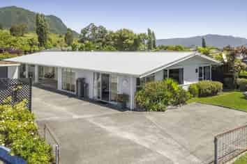 776 Abel Tasman Drive, Pohara