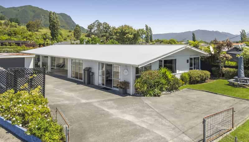 776 Abel Tasman Drive, Pohara