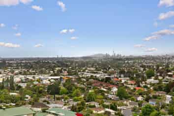 701/6 Waikumete Road, Glen Eden