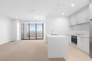 701/6 Waikumete Road, Glen Eden