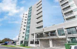 701/6 Waikumete Road, Glen Eden