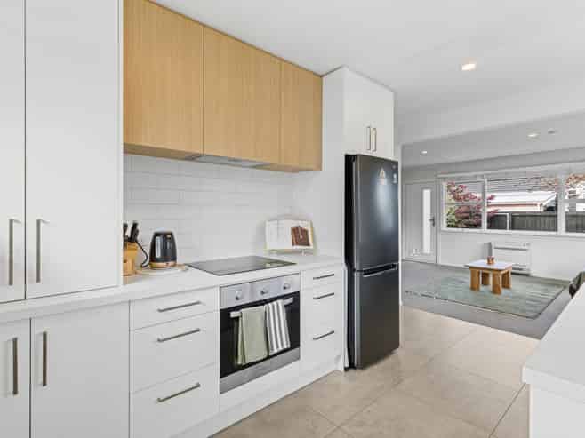 1/82 Holly Road, Saint Albans