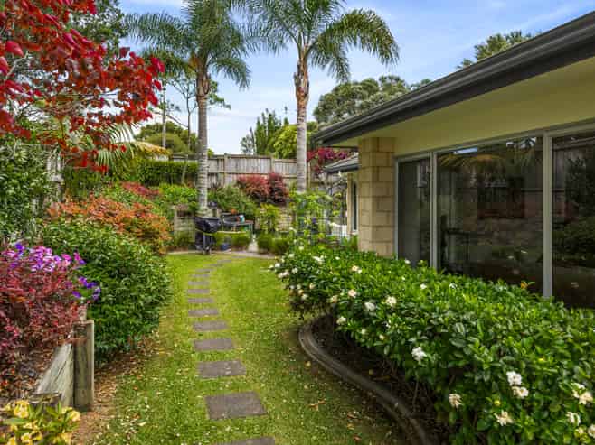 2 Landing Drive, Albany