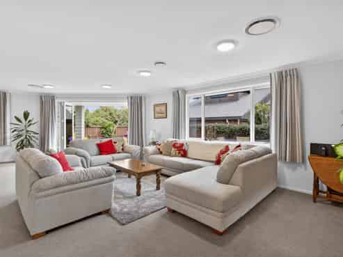 39 Oregon Place, Burwood