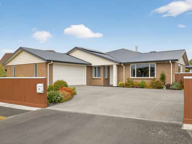 39 Oregon Place, Burwood