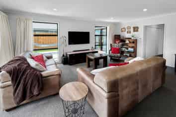 30 Quinn Cr, Woodend