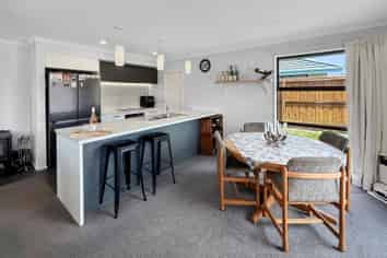 30 Quinn Cr, Woodend