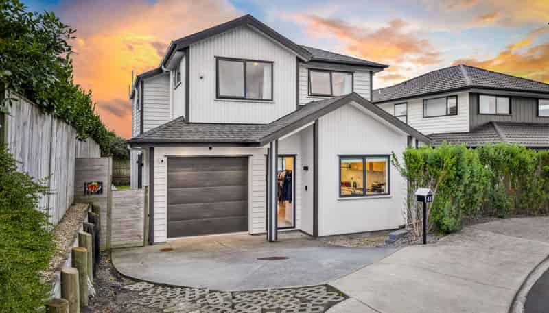 45 Baumea Rise, Massey