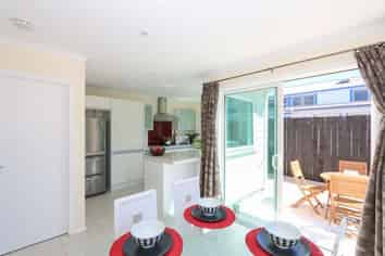 B/10 Te Wharepouri Street, Berhampore