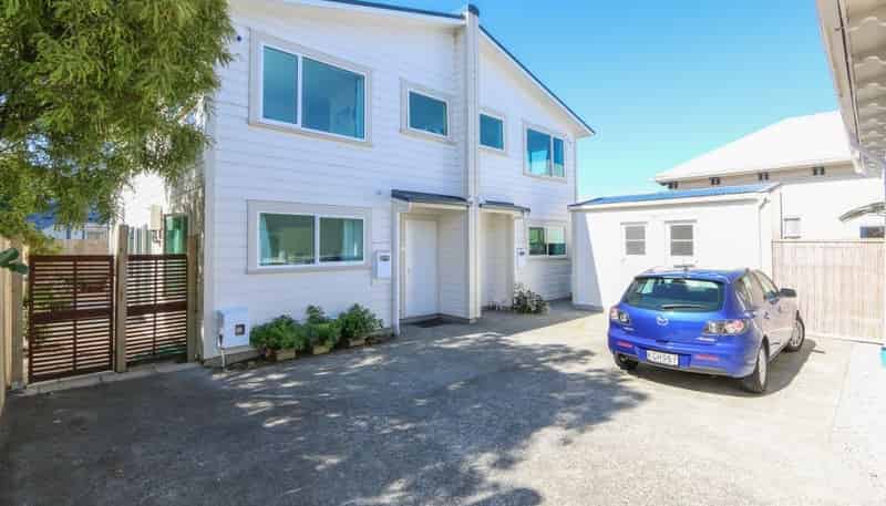 B/10 Te Wharepouri Street, Berhampore