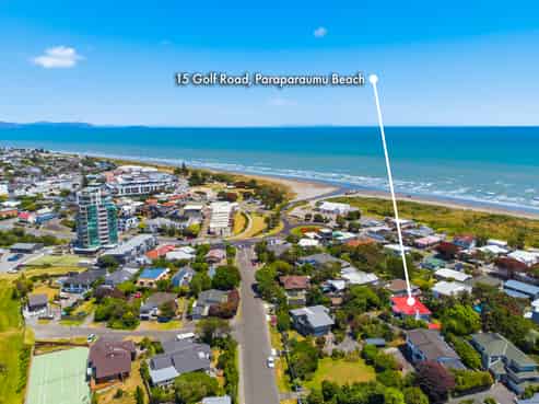 15 Golf Road, Paraparaumu Beach