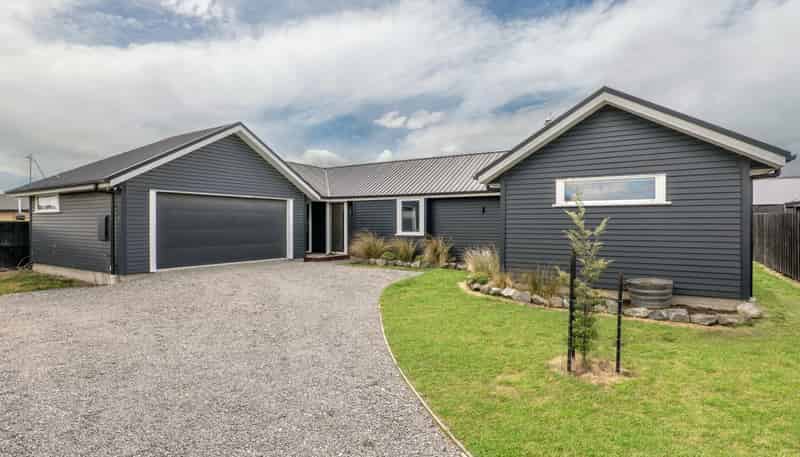 24 Cressy Place, Darfield