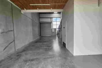 100 sqm High-Visibility Westgate for Lease