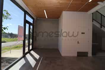 100 sqm High-Visibility Westgate for Lease