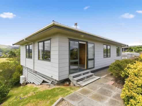 130 Renown Road, Raumati South