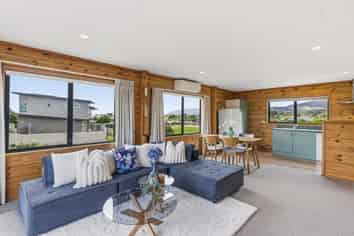 130 Renown Road, Raumati South