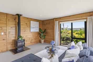 130 Renown Road, Raumati South