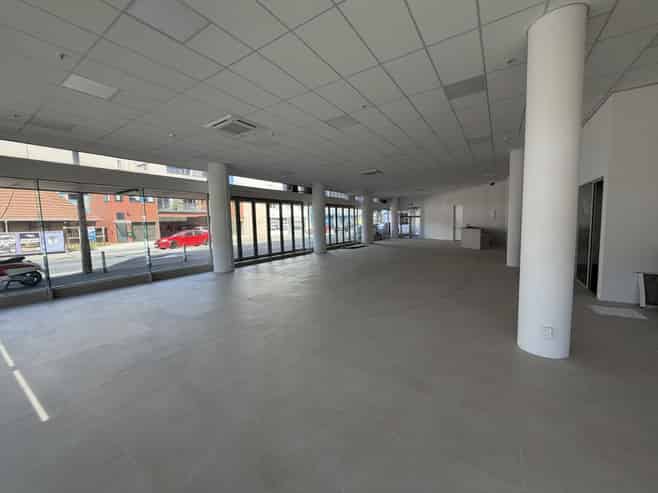 Prime Corner Showroom – Vivian Street & Cambridge Terrace